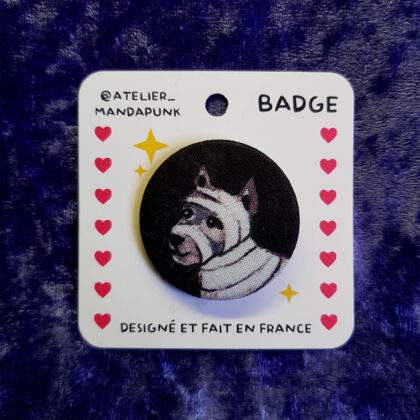 Badge doggo momie